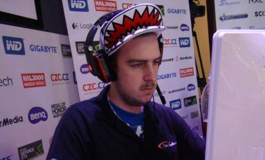 HellRaisers sign oskar and styko