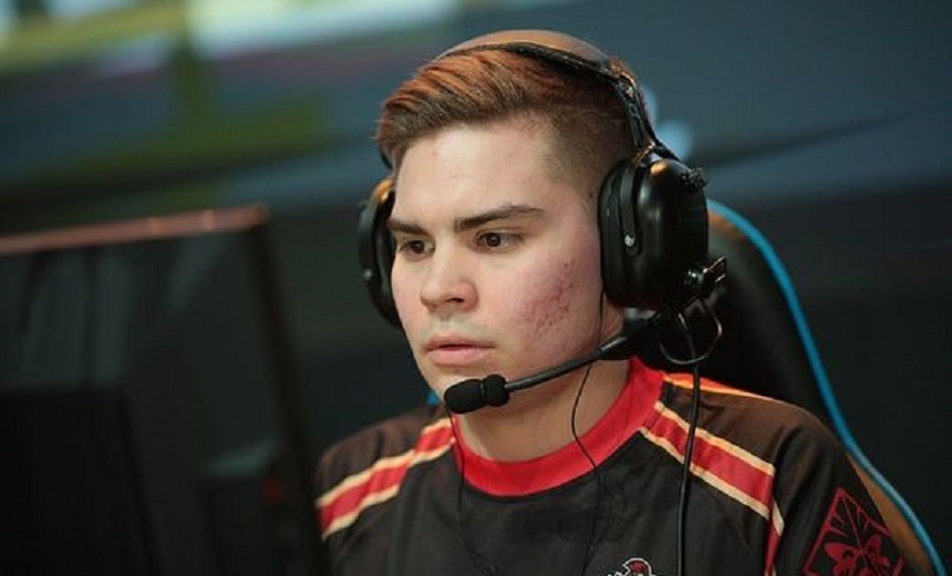 Nix replaced with Naive- on Team Empire
