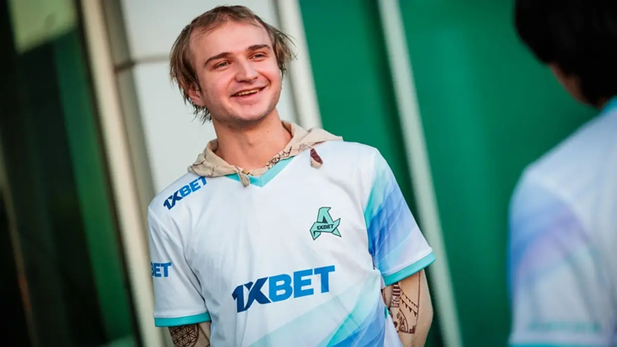 Lorenof benched as Aurora continues roster changes