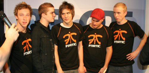 CS 1.6 showmatch between 2008 squads of Fnatic and mTw