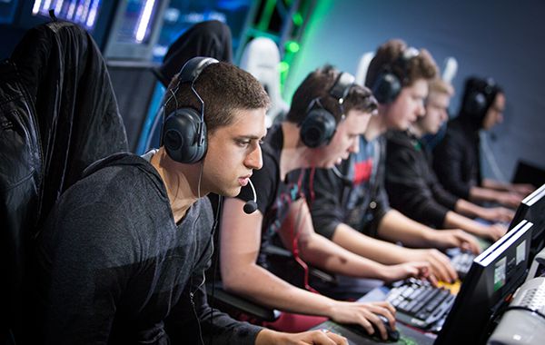 StarLadder Day 1: IAP takes down VP; Secret to upper bracket
