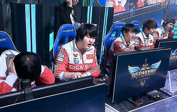 First week of LPL comes to an end with showdown between two reformed legendary Chinese squads