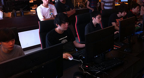 Titan picks up ex-Orange squad and Ice