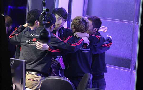 Newbee dominant against EG, secures Grand Final spot