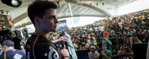 Fnatic guaranteed the first to advance in the day of stomps