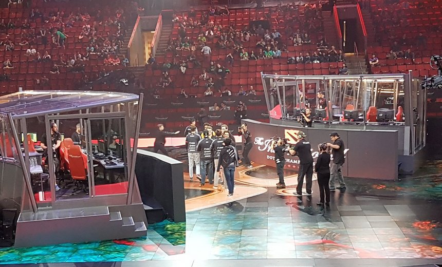 Fnatic massacres Escape out of TI6