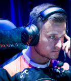 Fragbite Masters continues today with Group D