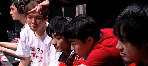 Star Series IX finals Day One : Evil Geniuses and DK dominate their groups