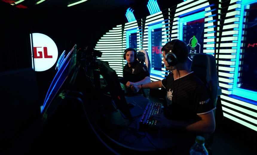 HTC 2v2 Invitational - G2 Esports duo victorious
