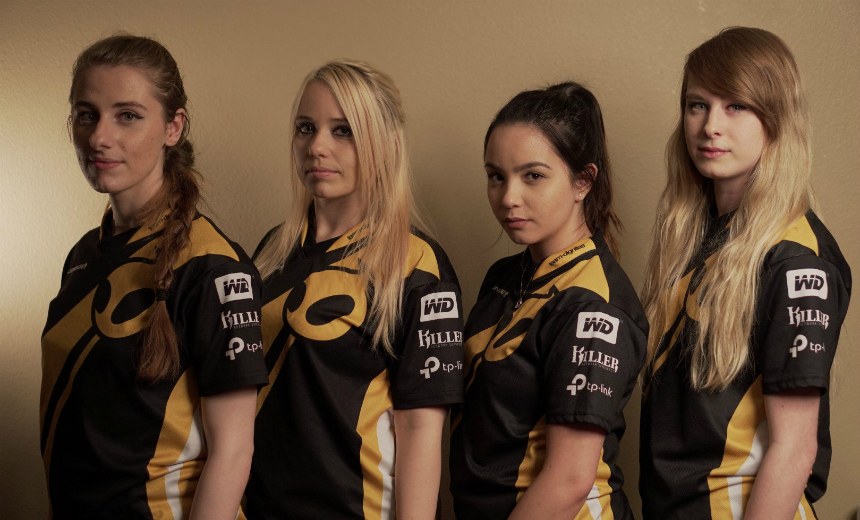 Team Dignitas sign female CS:GO roster